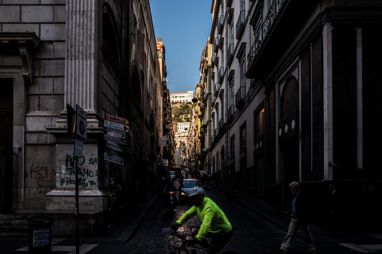 Art Suite Nel Cuore Di Napoli Eksteriør bilde