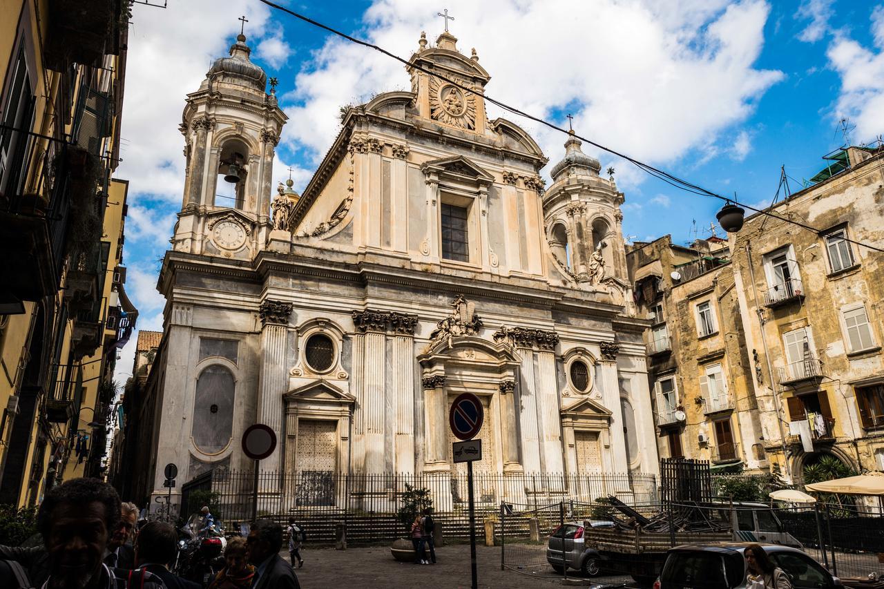 Art Suite Nel Cuore Di Napoli Eksteriør bilde